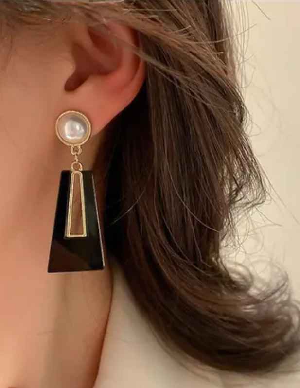 new Girls Stylish Earrings buy now