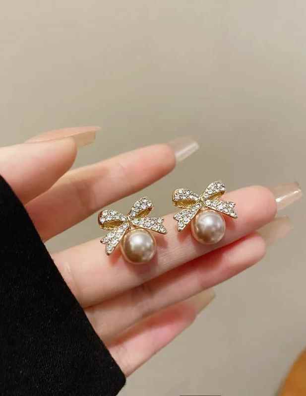 pearl bow earring