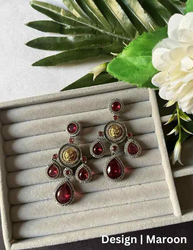 Simple Antique Earrings maroon